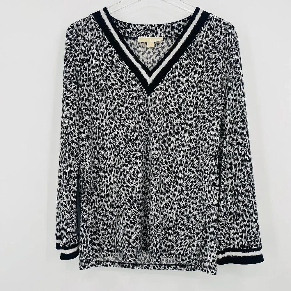 MK Micheal Kors Size Small Black & White Animal Print Long Sleeve V Neck Blouse